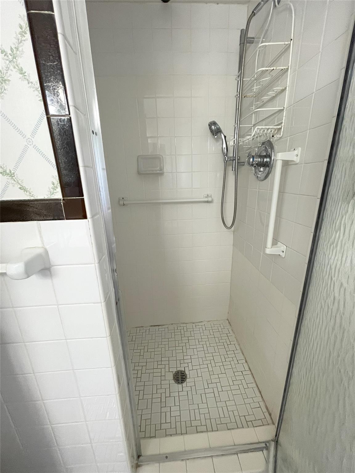 190 Albemarle Road, White Plains, New York image 29