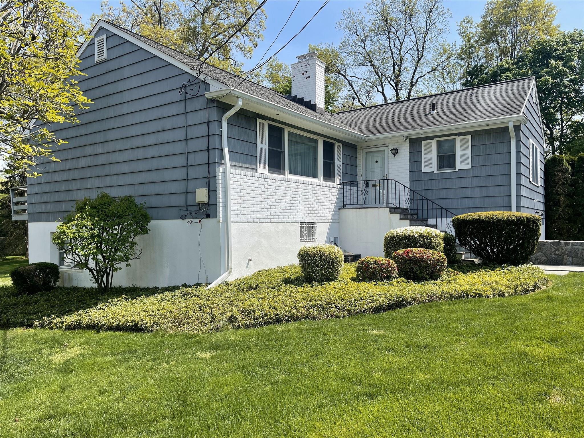 190 Albemarle Road, White Plains, New York image 3