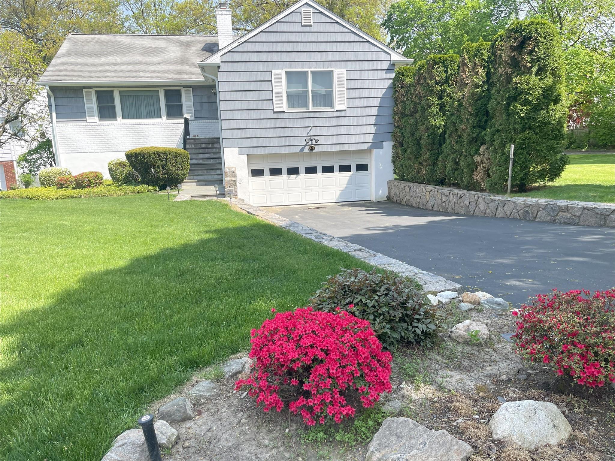 190 Albemarle Road, White Plains, New York image 1