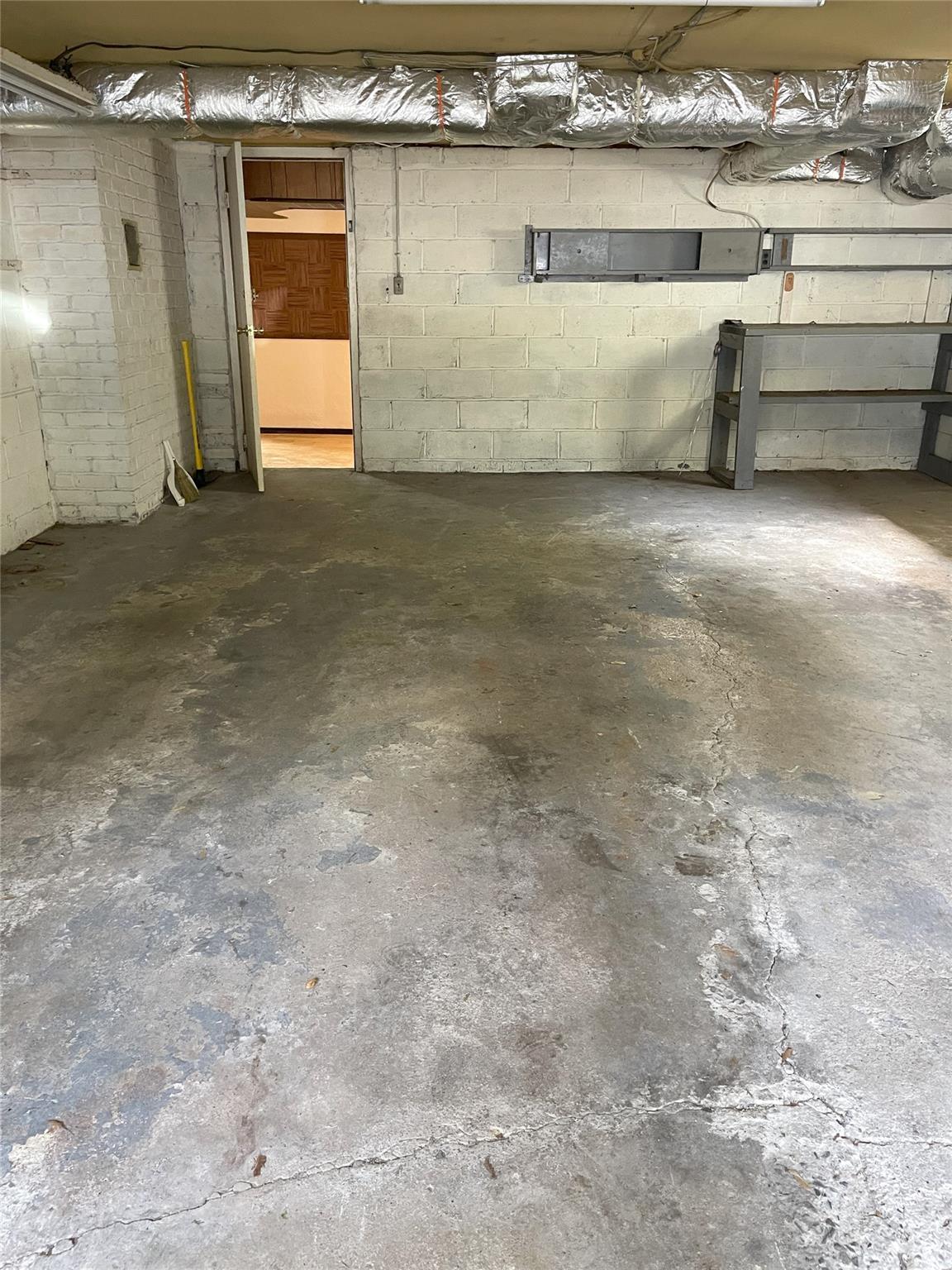 190 Albemarle Road, White Plains, New York image 38