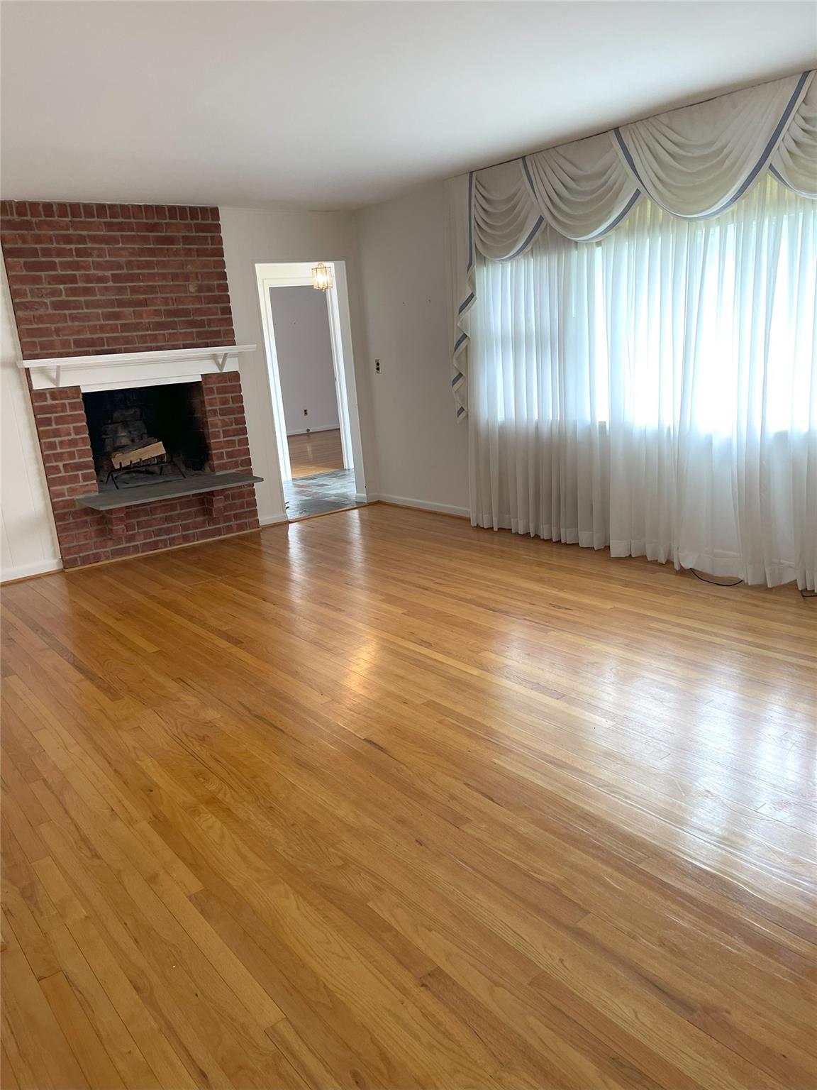 190 Albemarle Road, White Plains, New York image 7