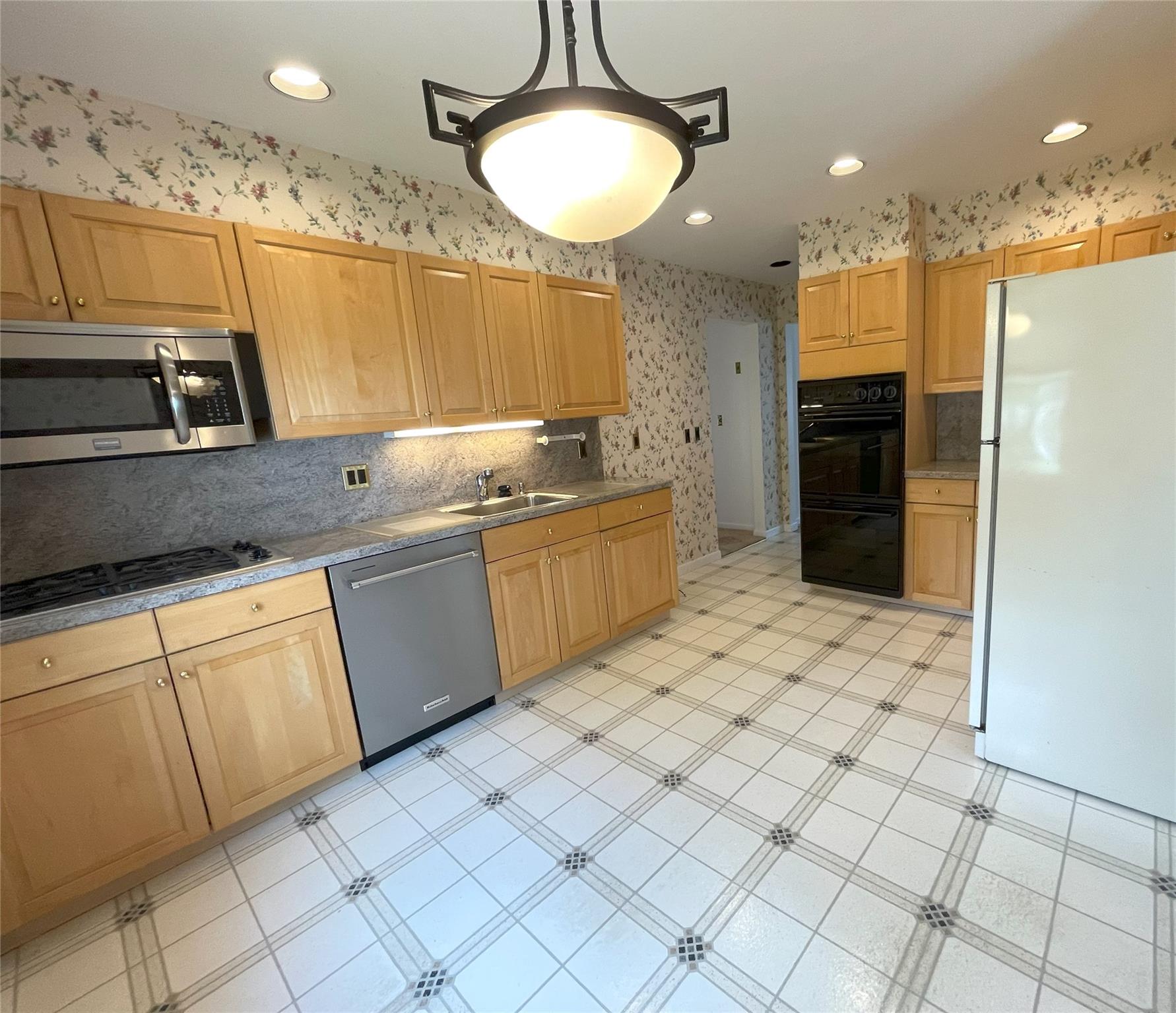 190 Albemarle Road, White Plains, New York image 14