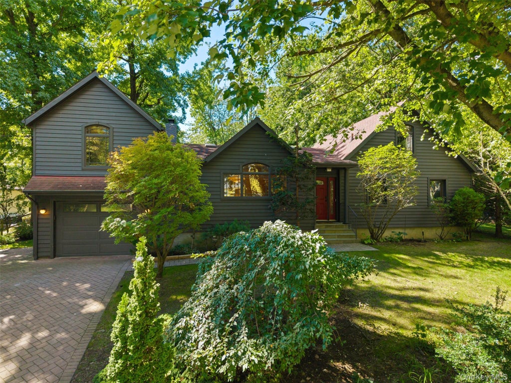 Photo of 61 Stony Run, New Rochelle, NY 10804 (MLS # 1047016)