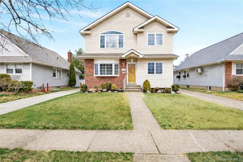 1019 Whittier Avenue, New Hyde Park, NY 11040 - MLS#: 979350
