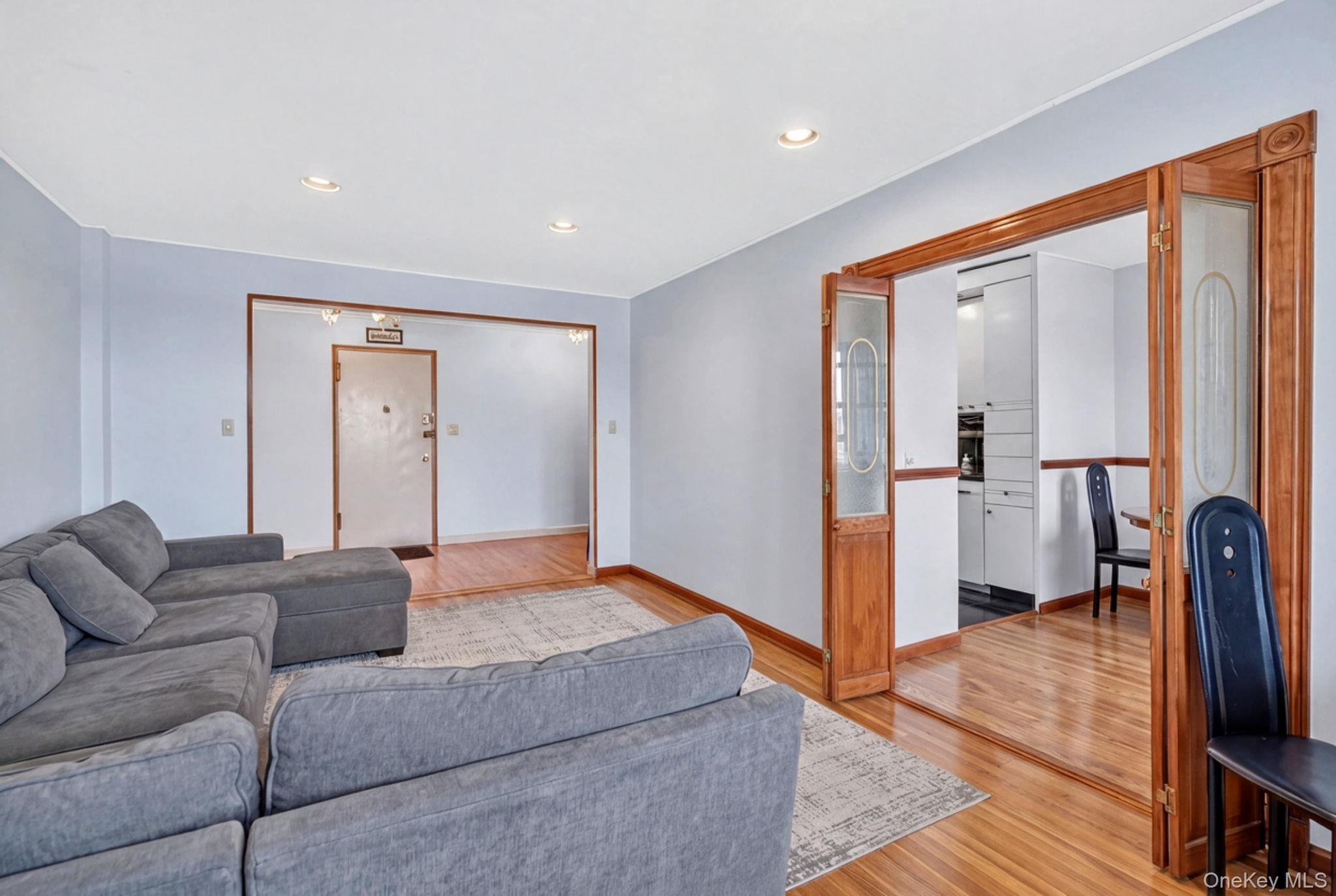 2475 E 11th Street 5K