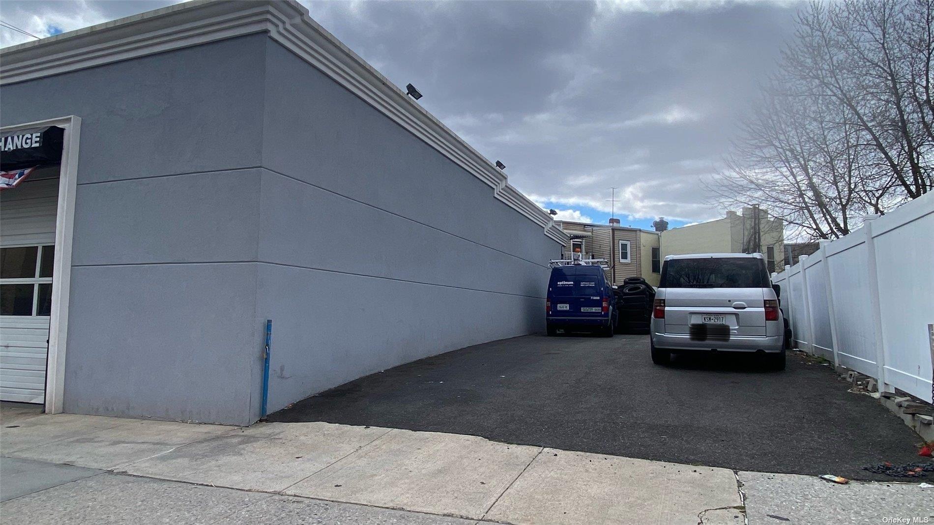 9015/17/19 /25 Rockaway Boulevard