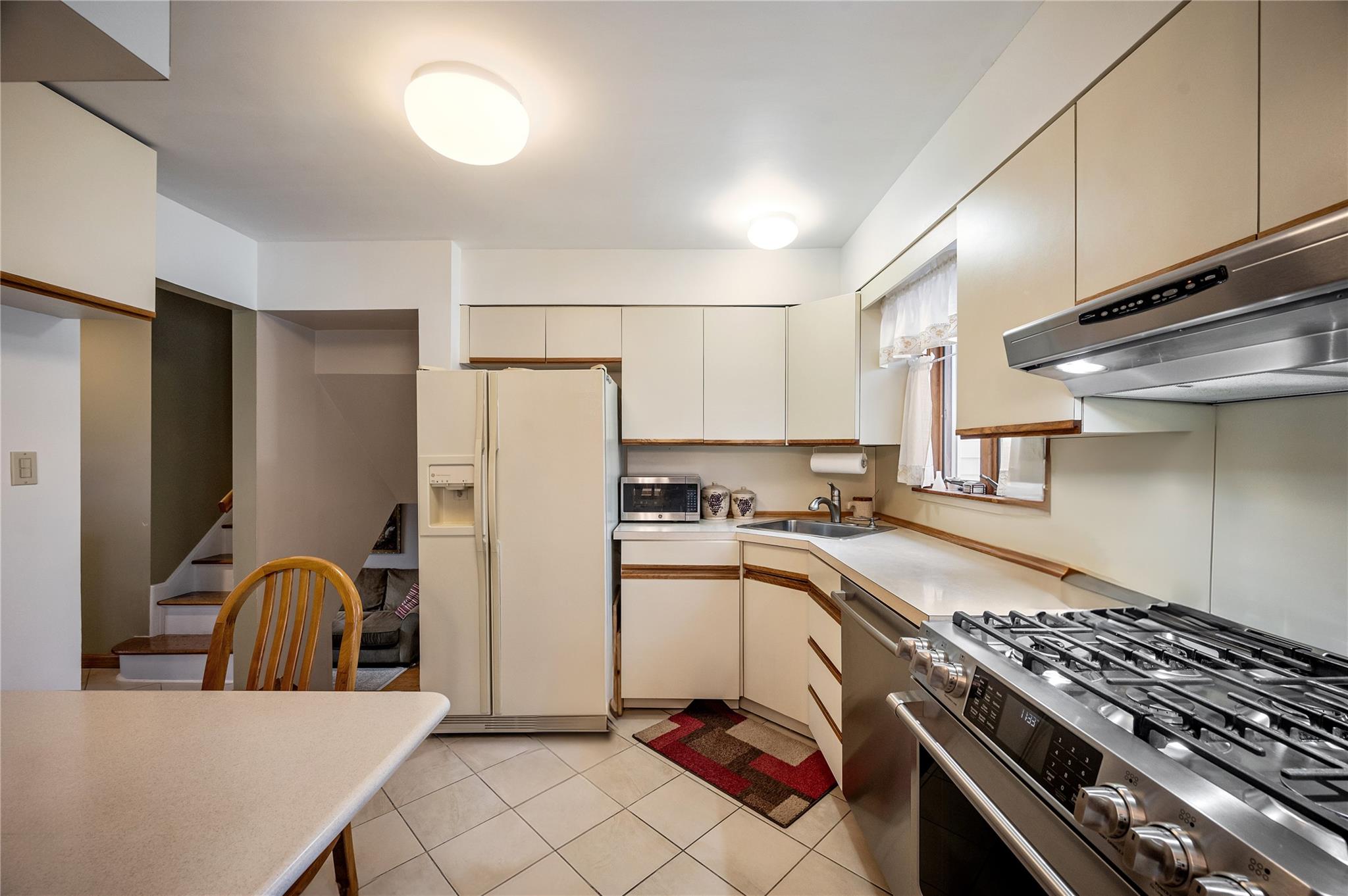 17 Chatham Court, Oyster Bay, New York image 10