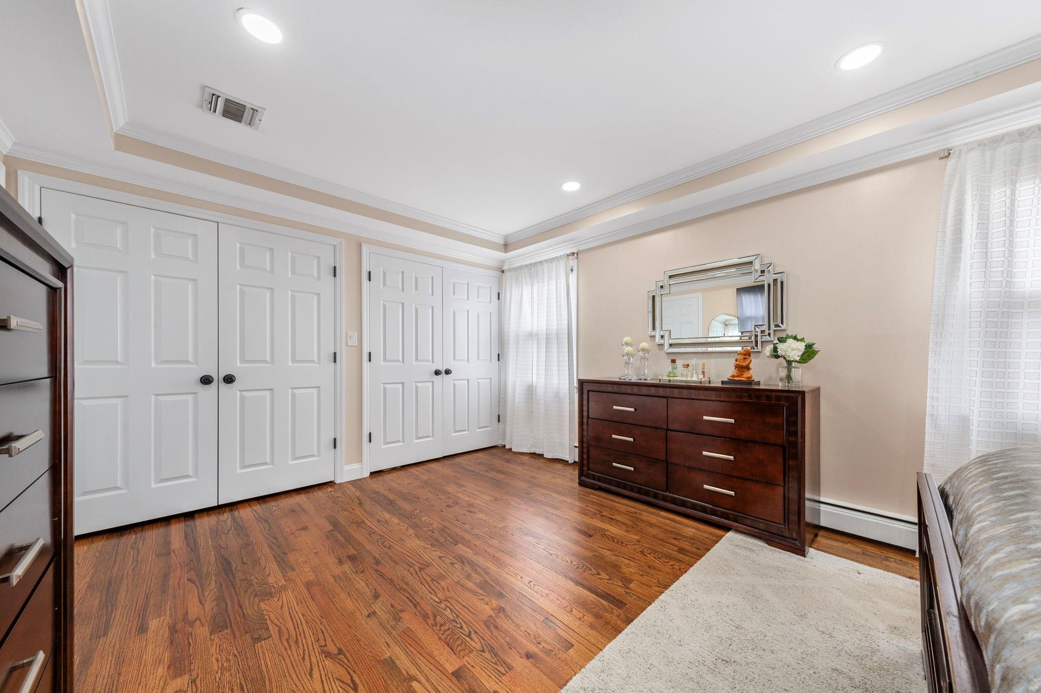 682 Carlls Path, Deer Park, New York image 12