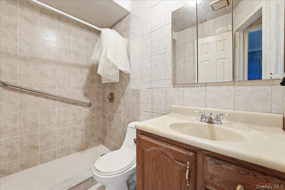 1050 Rensselaer Avenue