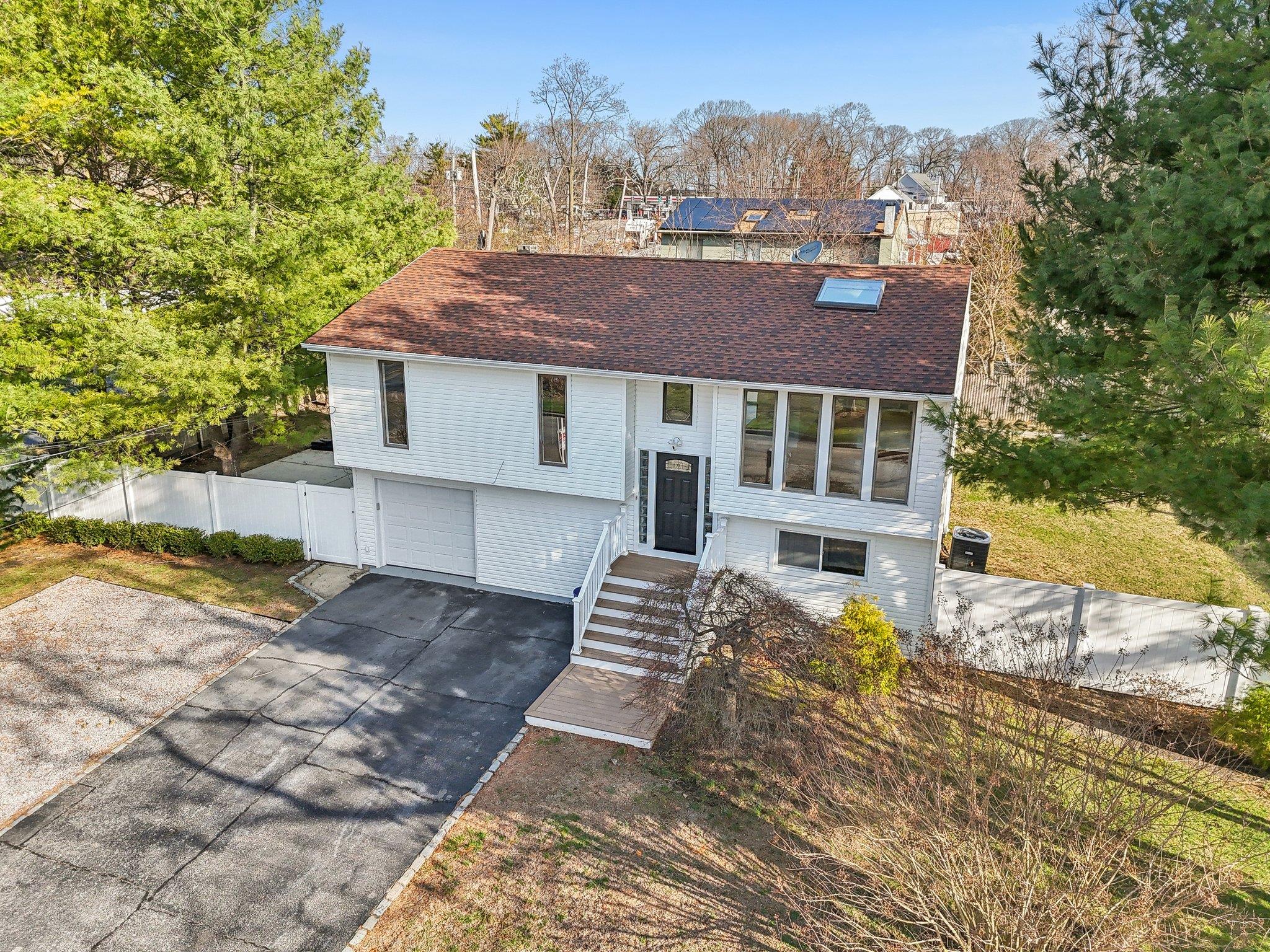 11 Dehan Street, Smithtown, New York image 44