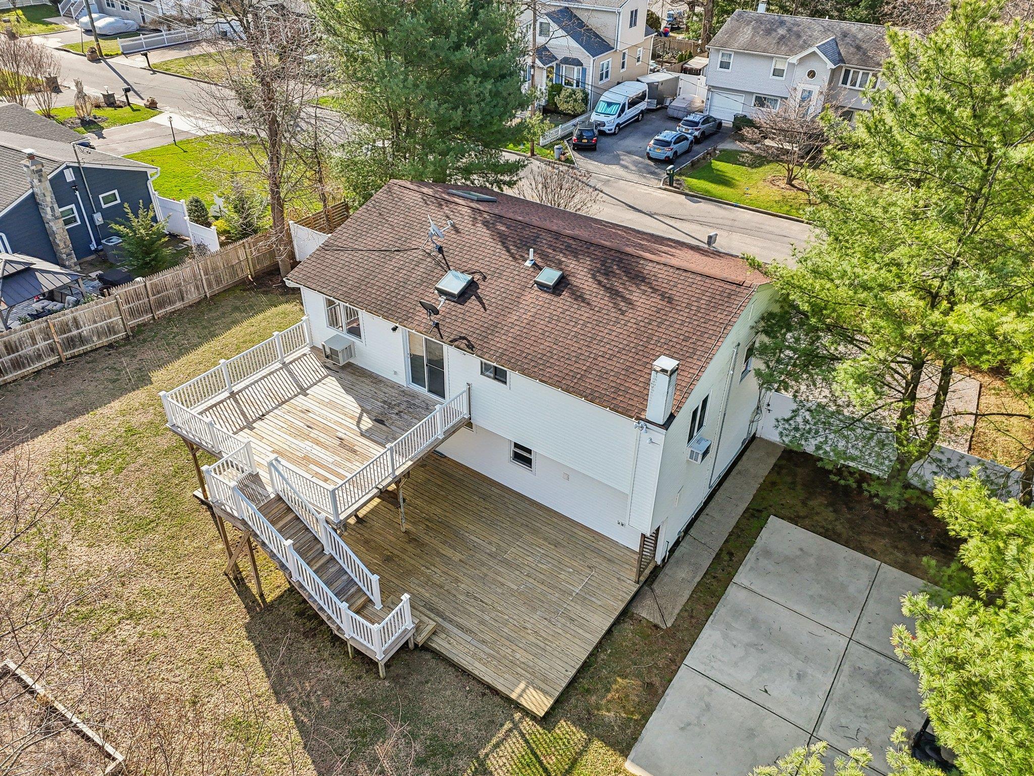 11 Dehan Street, Smithtown, New York image 48