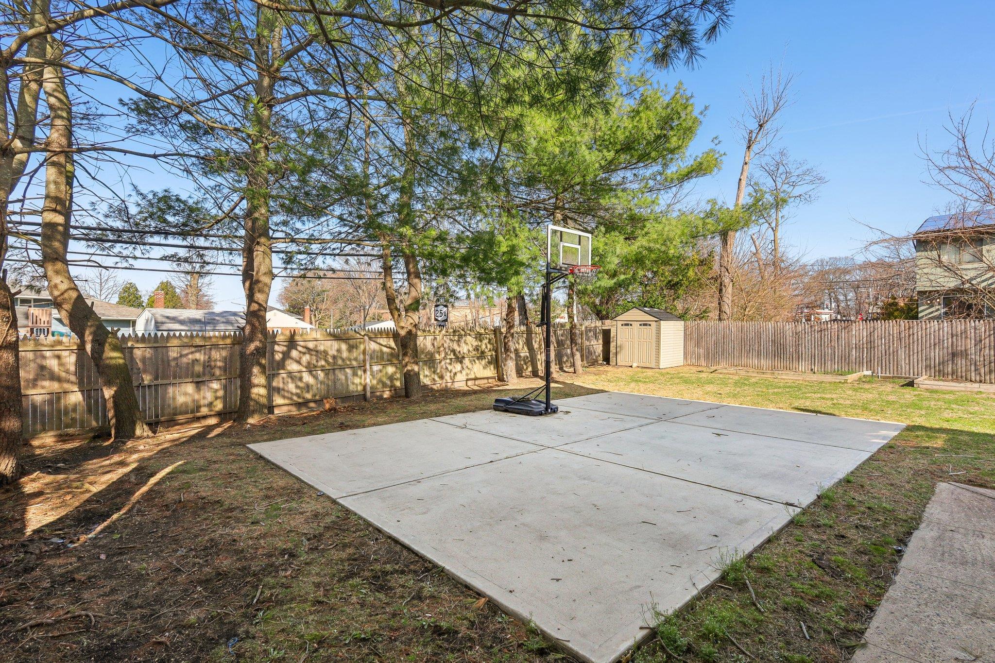 11 Dehan Street, Smithtown, New York image 39