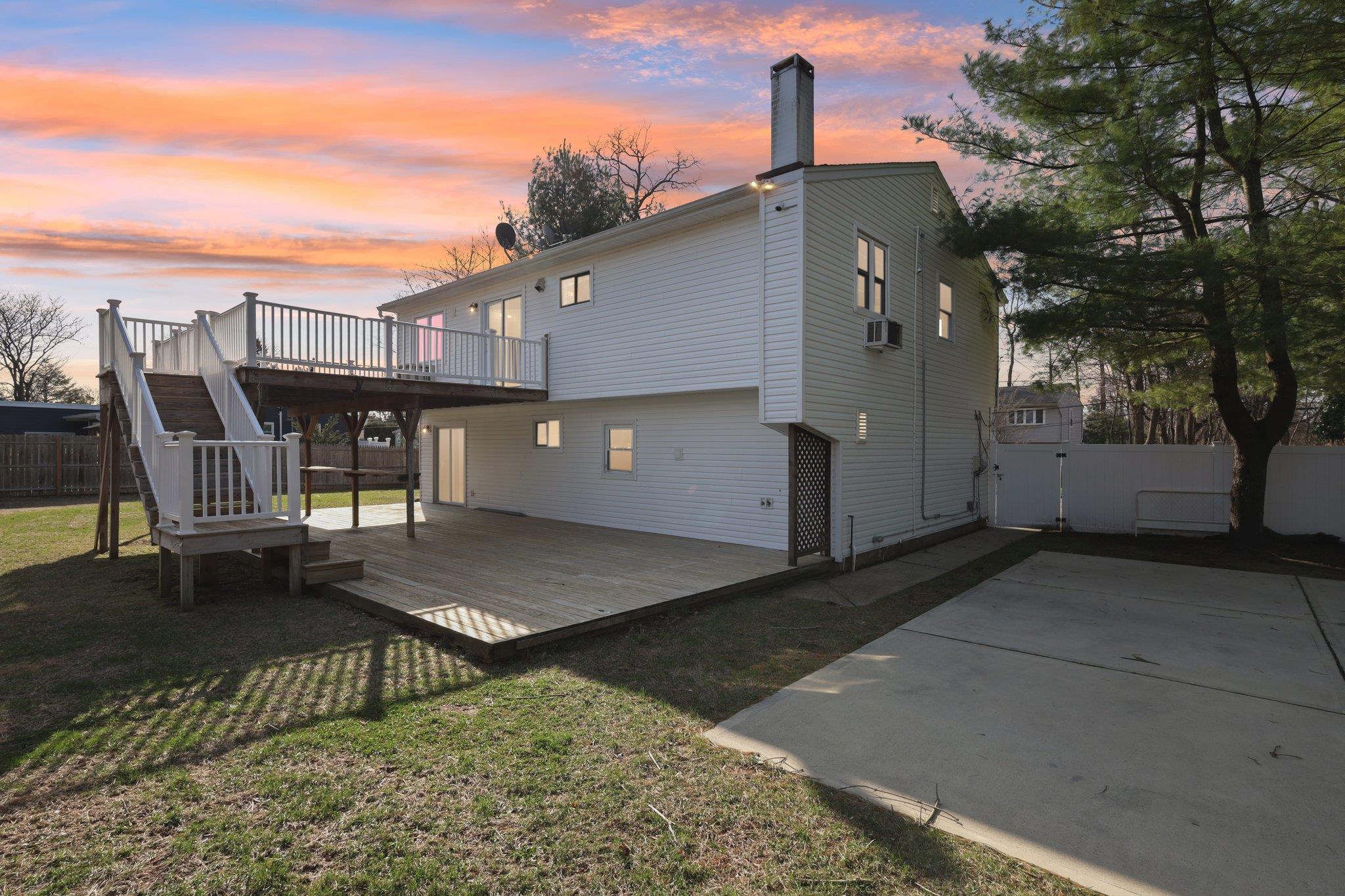 11 Dehan Street, Smithtown, New York image 2