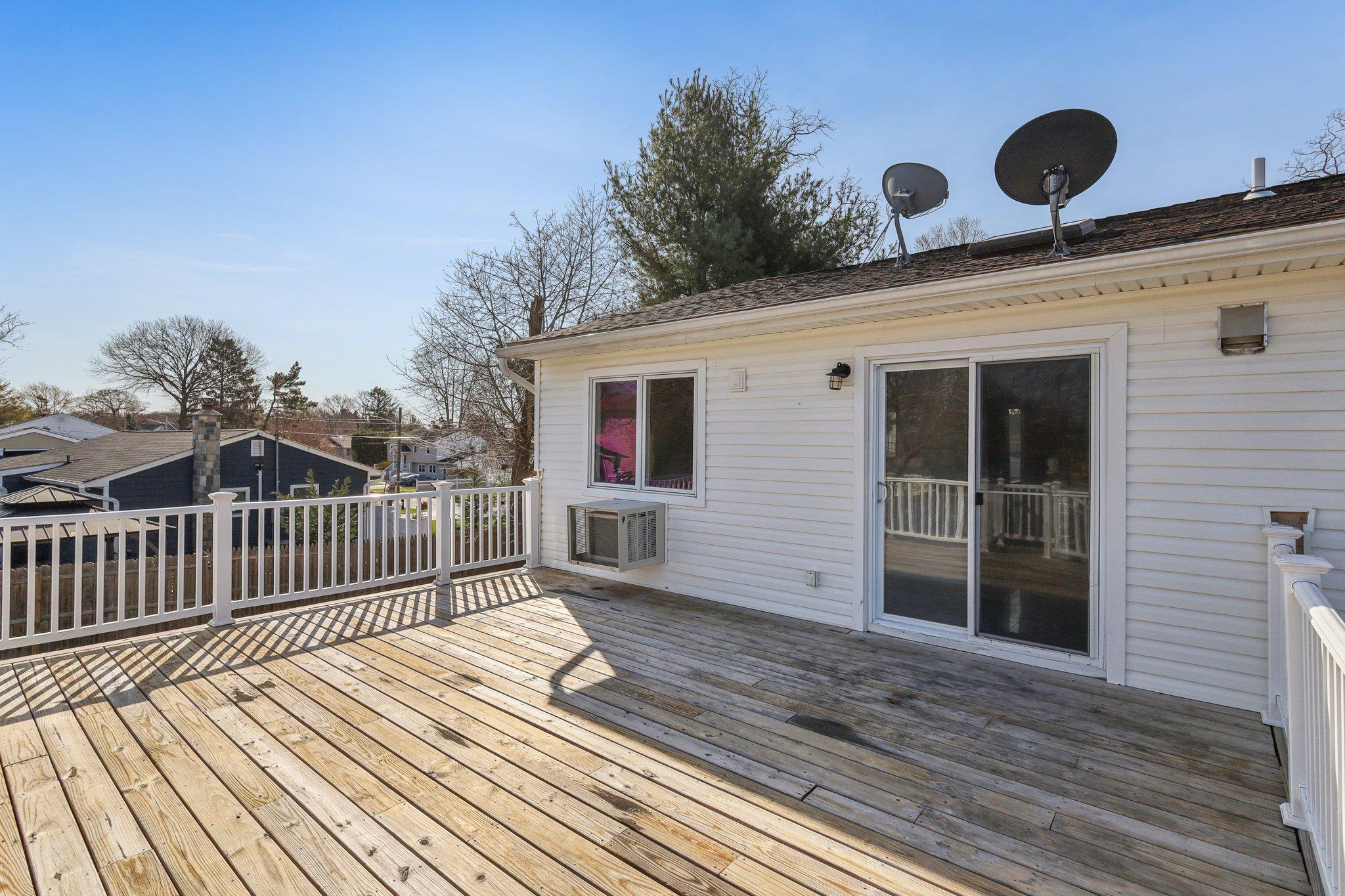11 Dehan Street, Smithtown, New York image 37