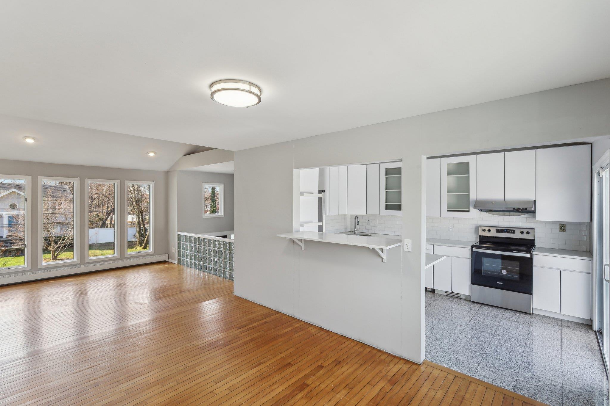 11 Dehan Street, Smithtown, New York image 9