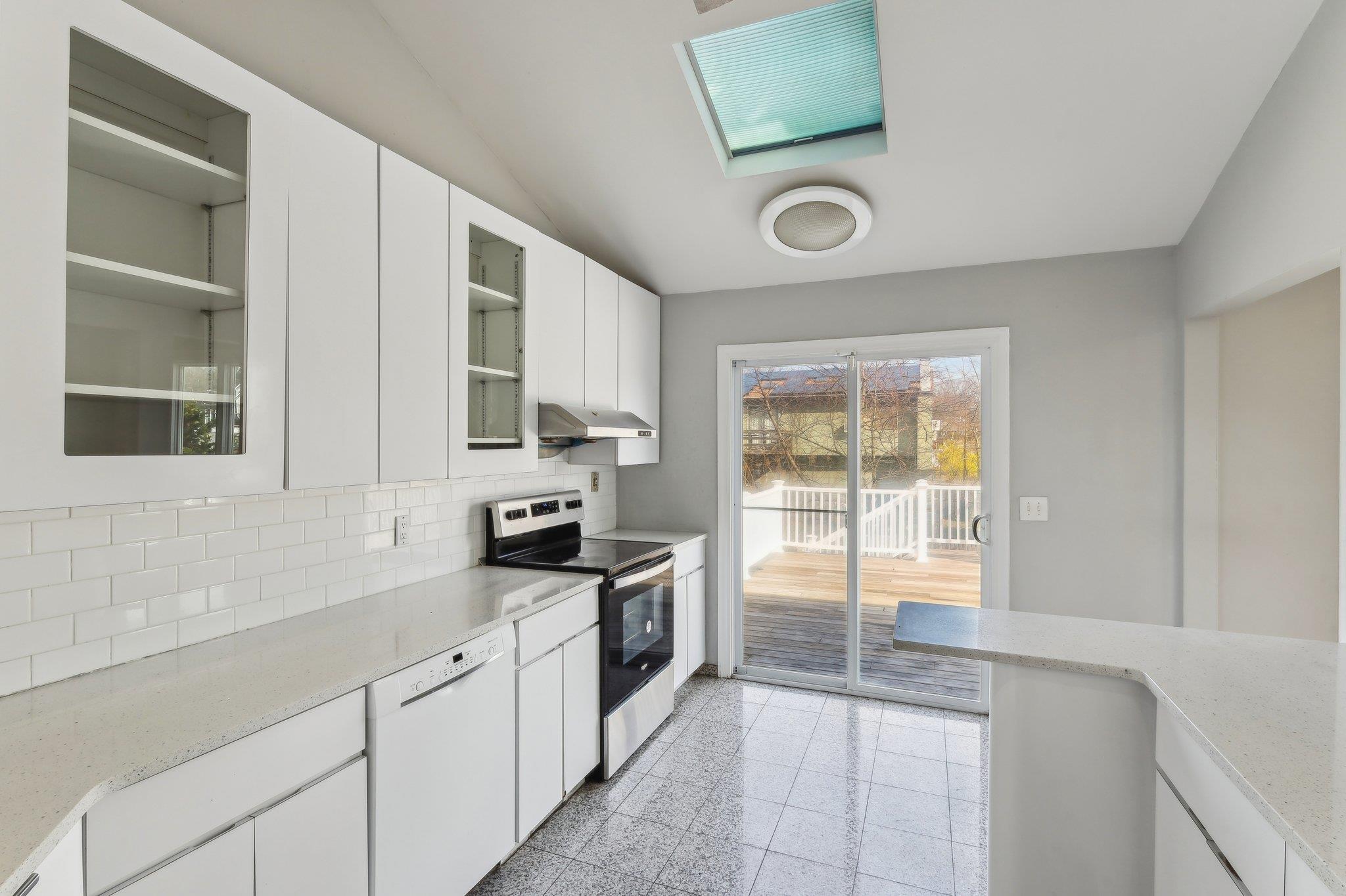 11 Dehan Street, Smithtown, New York image 12