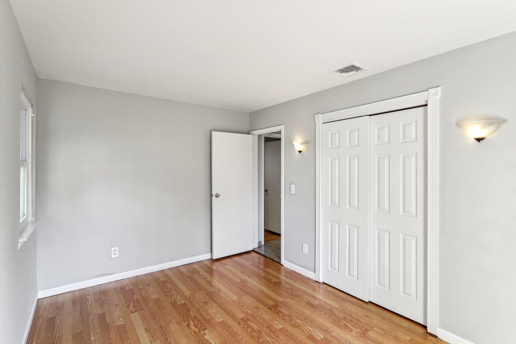 11 Dehan Street, Smithtown, New York image 16