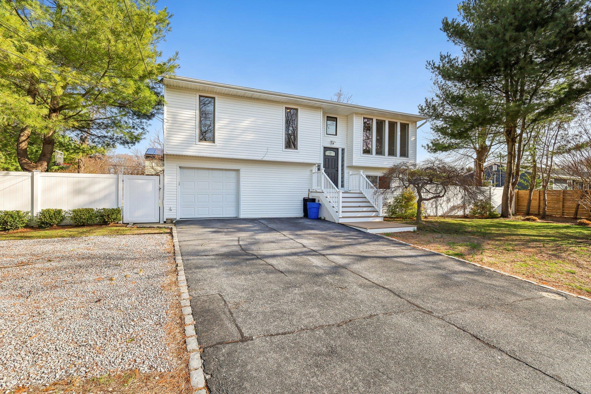 11 Dehan Street, Smithtown, New York image 3