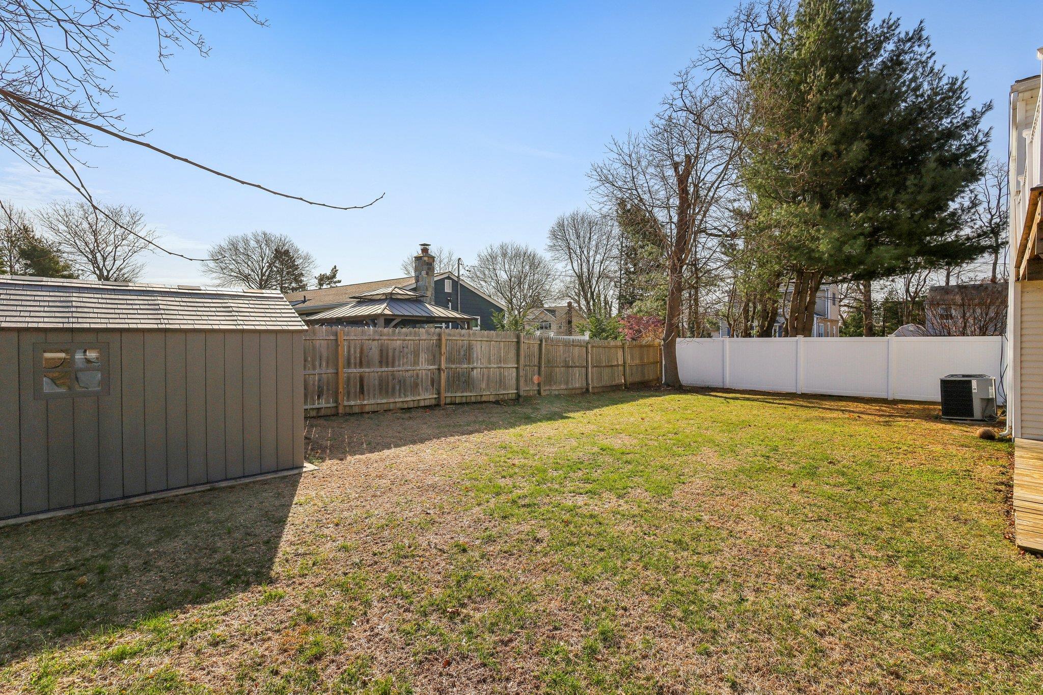 11 Dehan Street, Smithtown, New York image 42