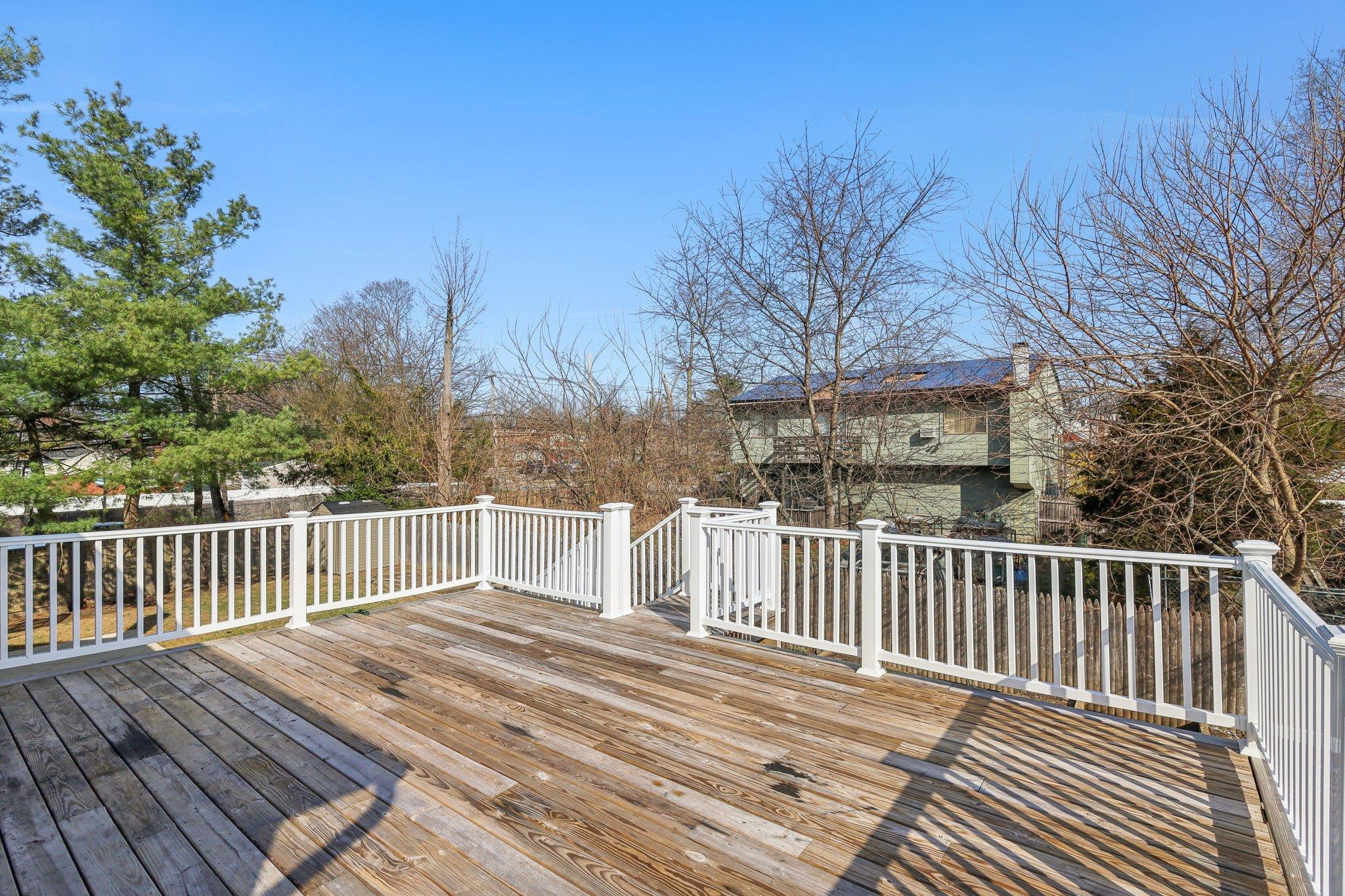 11 Dehan Street, Smithtown, New York image 35