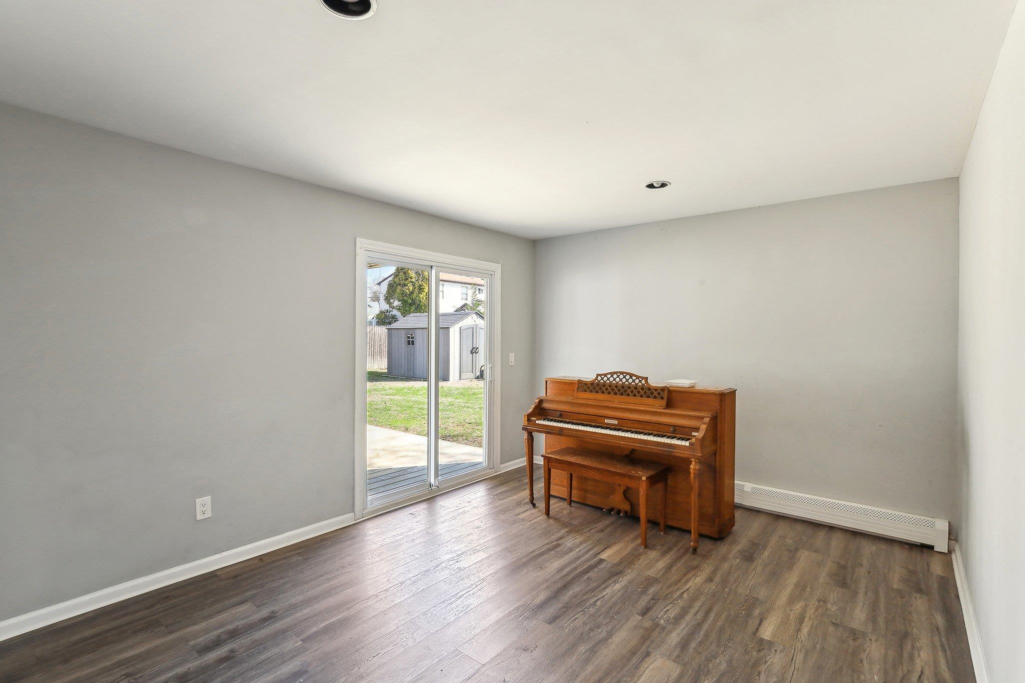 11 Dehan Street, Smithtown, New York image 26