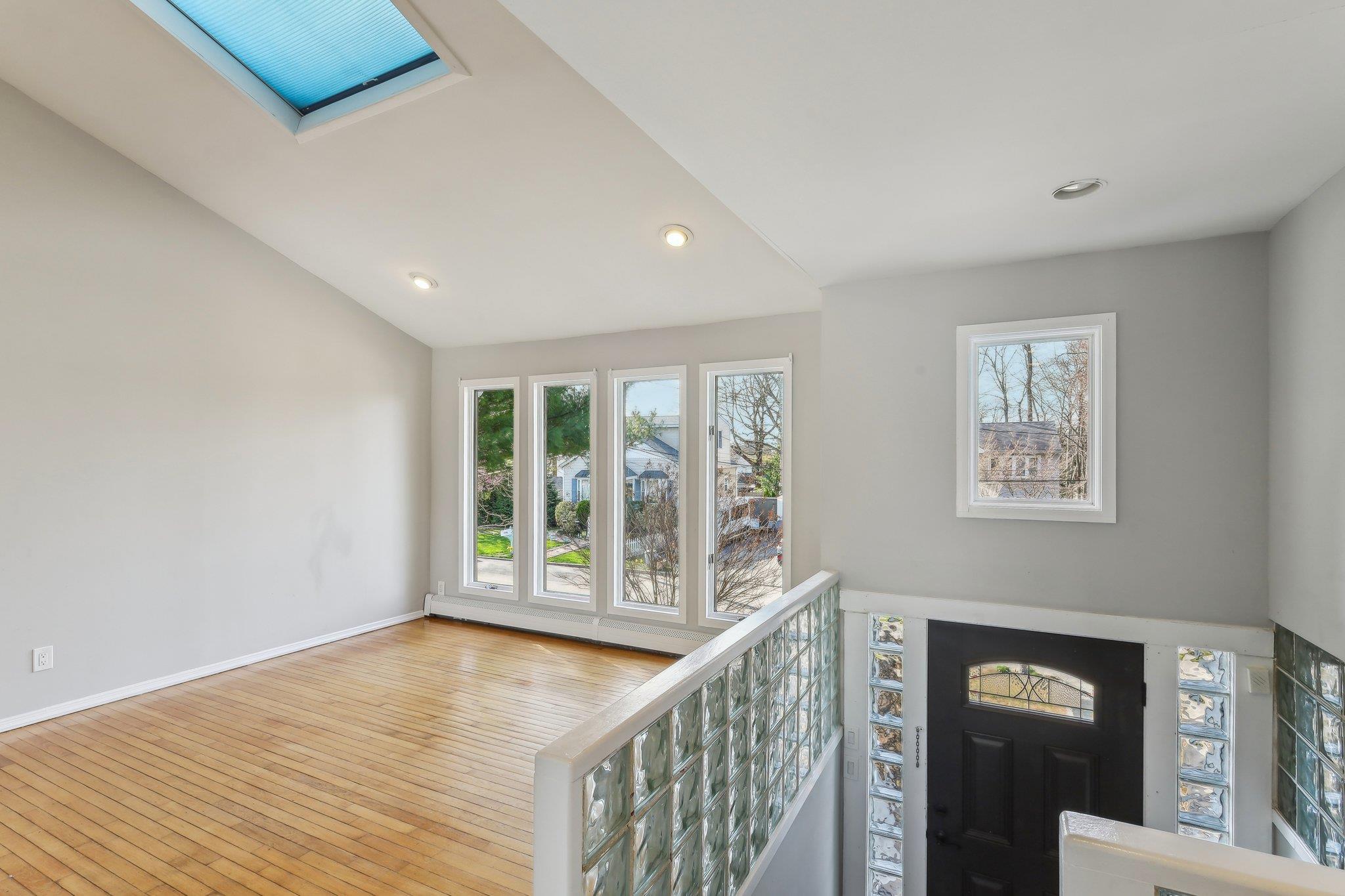 11 Dehan Street, Smithtown, New York image 5