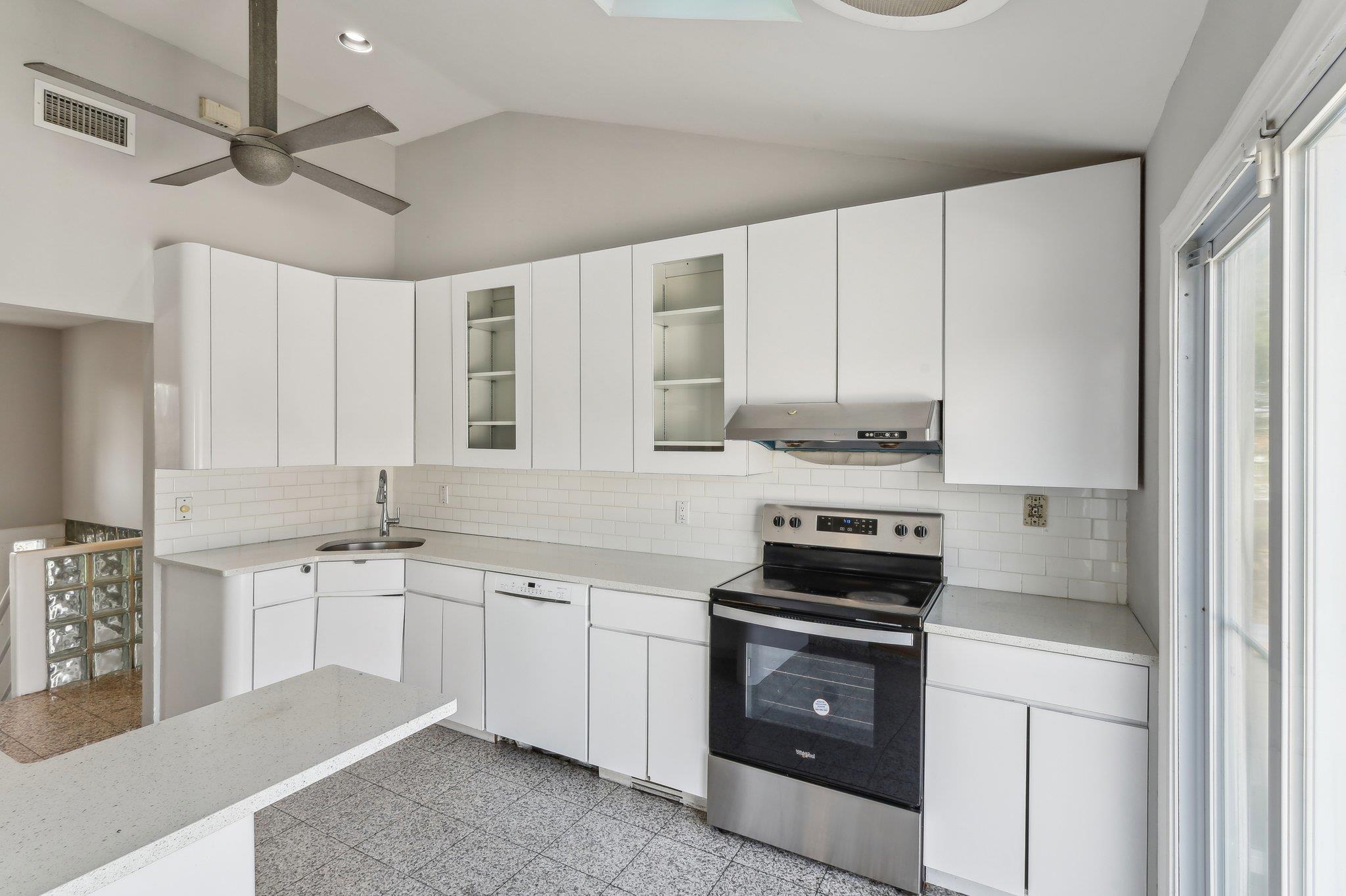 11 Dehan Street, Smithtown, New York image 10