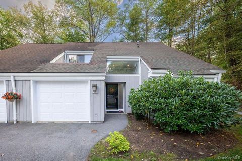 Photo of 971 Heritage Hills #E, Somers, NY 10589 (MLS # 912609)