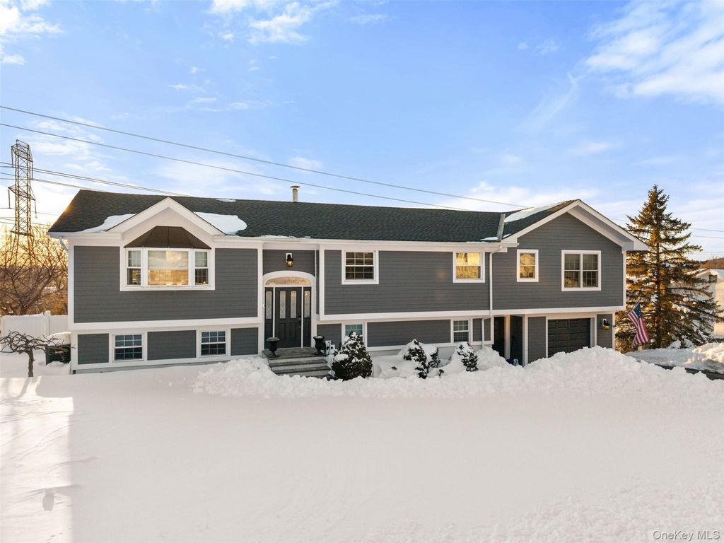 Photo of 3175 Court Street, Yorktown Heights, NY 10598 (MLS # 964966)