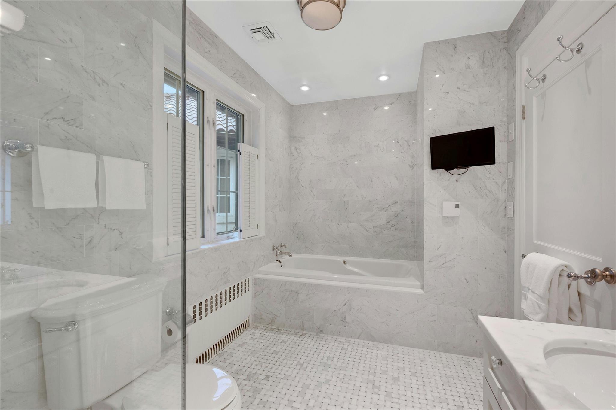 506 Highbrook Avenue, Pelham, New York image 31
