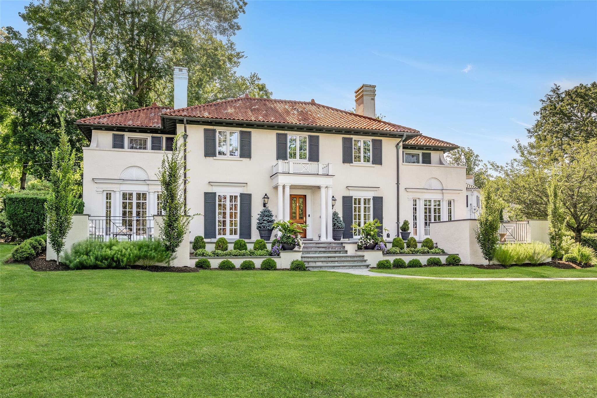 Highbrook Avenue, Pelham, New York - 5 Bedrooms  
5 Bathrooms  
12 Rooms - 