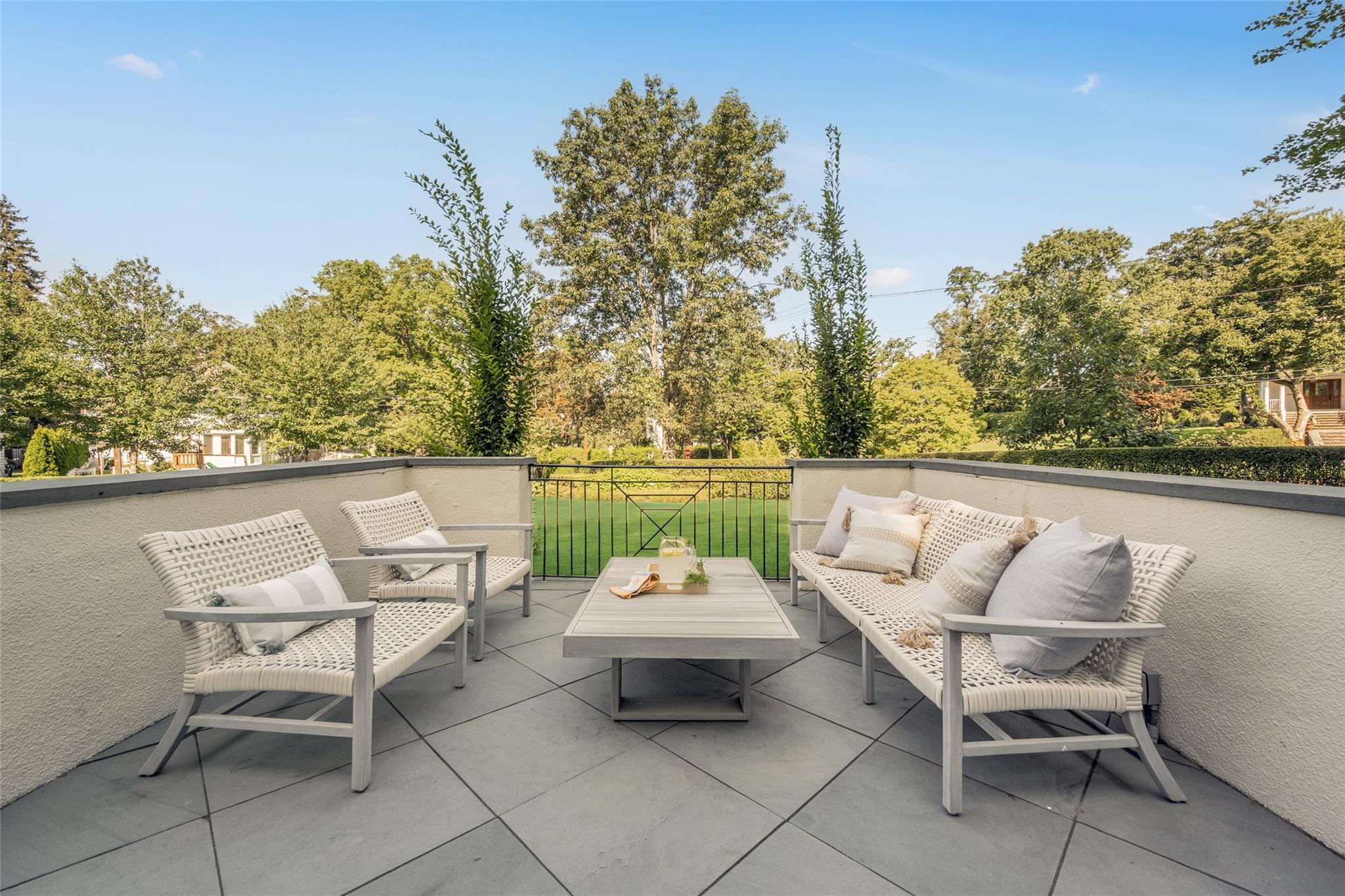 506 Highbrook Avenue, Pelham, New York image 7