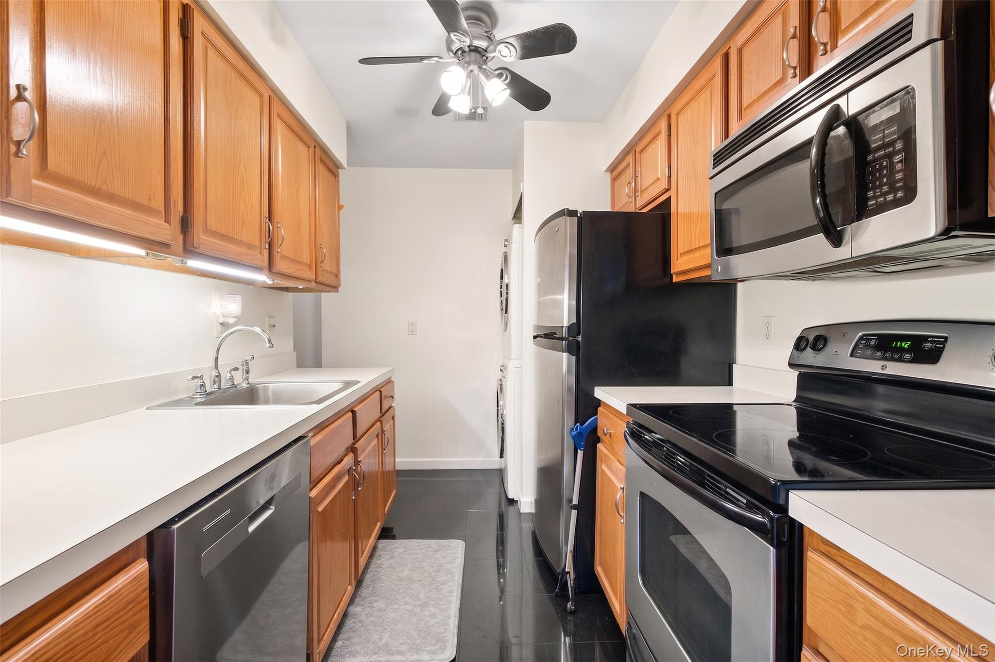 78 Cambridge Drive W