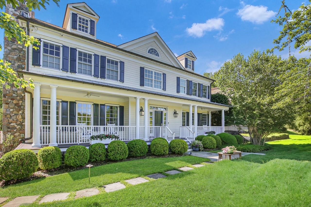 Briarcliff Road, Chappaqua, New York - 4 Bedrooms  
6.5 Bathrooms  
12 Rooms - 
