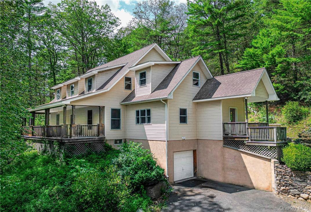 20 Rustic Hills Road