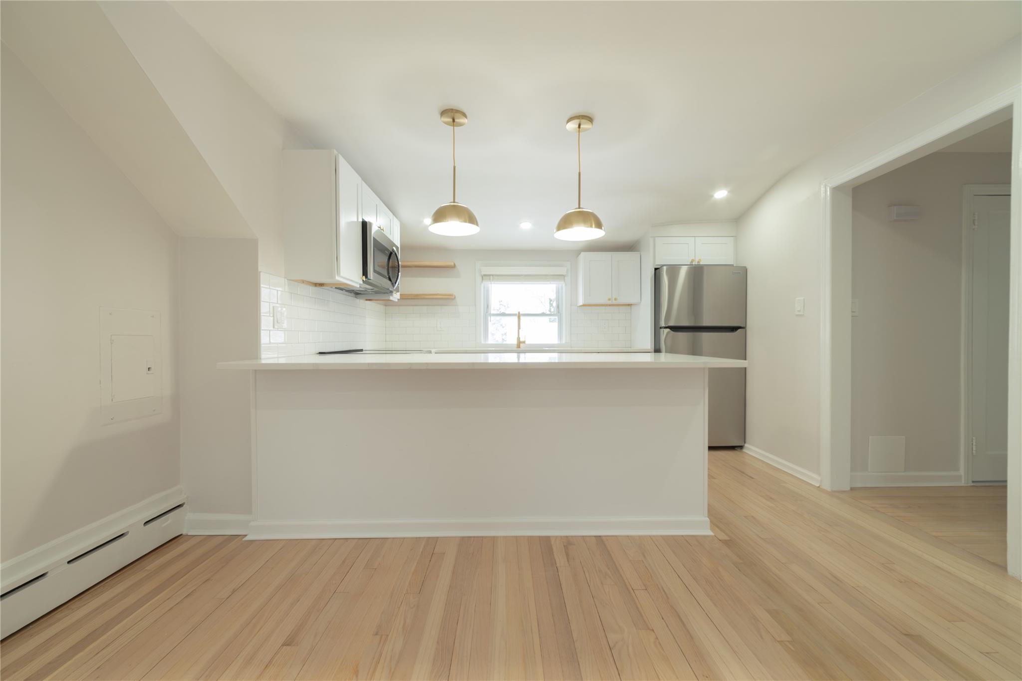 East Rockaway, New York 11518, United States, 2 Bedrooms Bedrooms, ,1 BathroomBathrooms,Residential,Active,21487