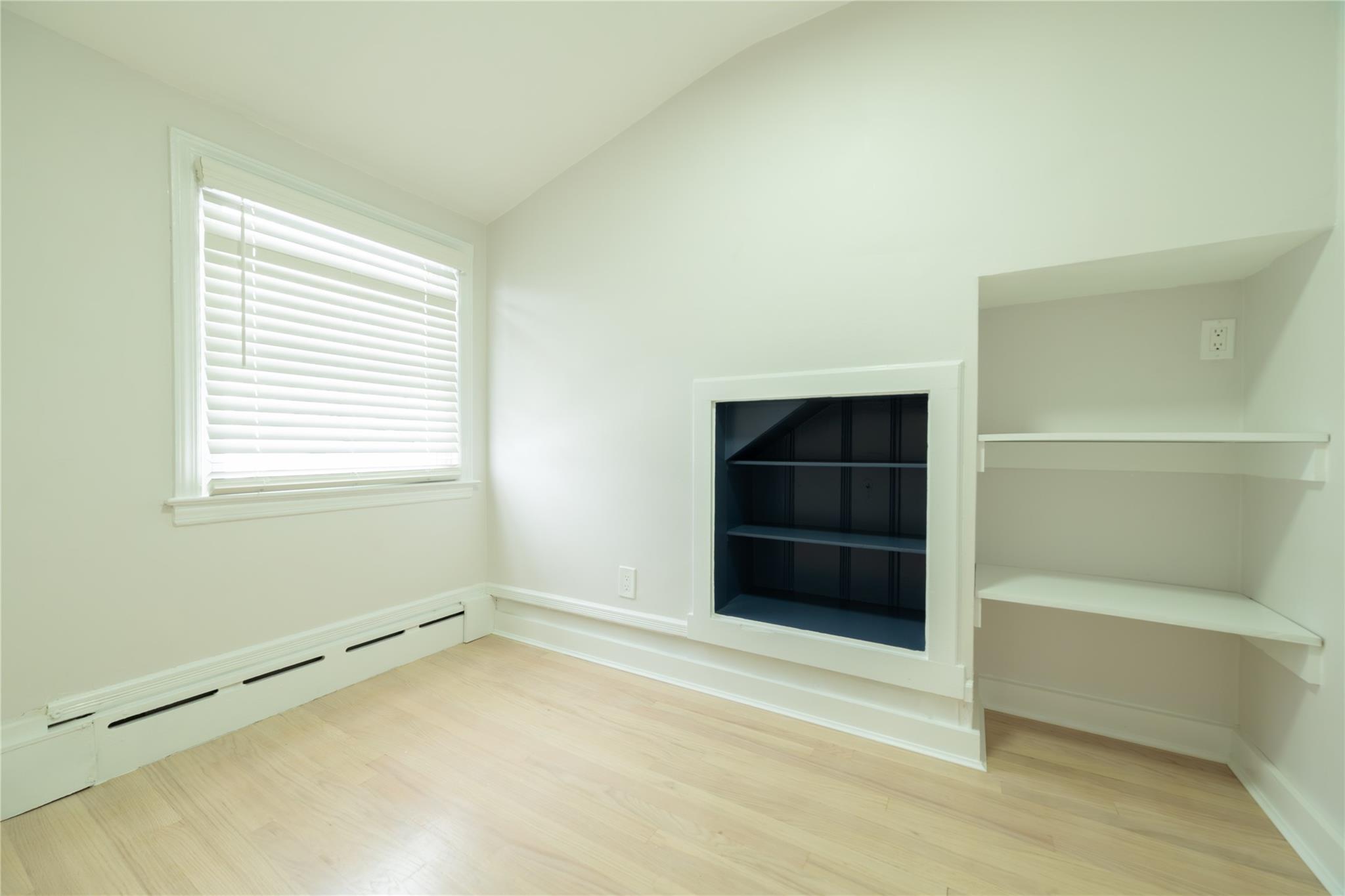 East Rockaway, New York 11518, United States, 2 Bedrooms Bedrooms, ,1 BathroomBathrooms,Residential,Active,21487