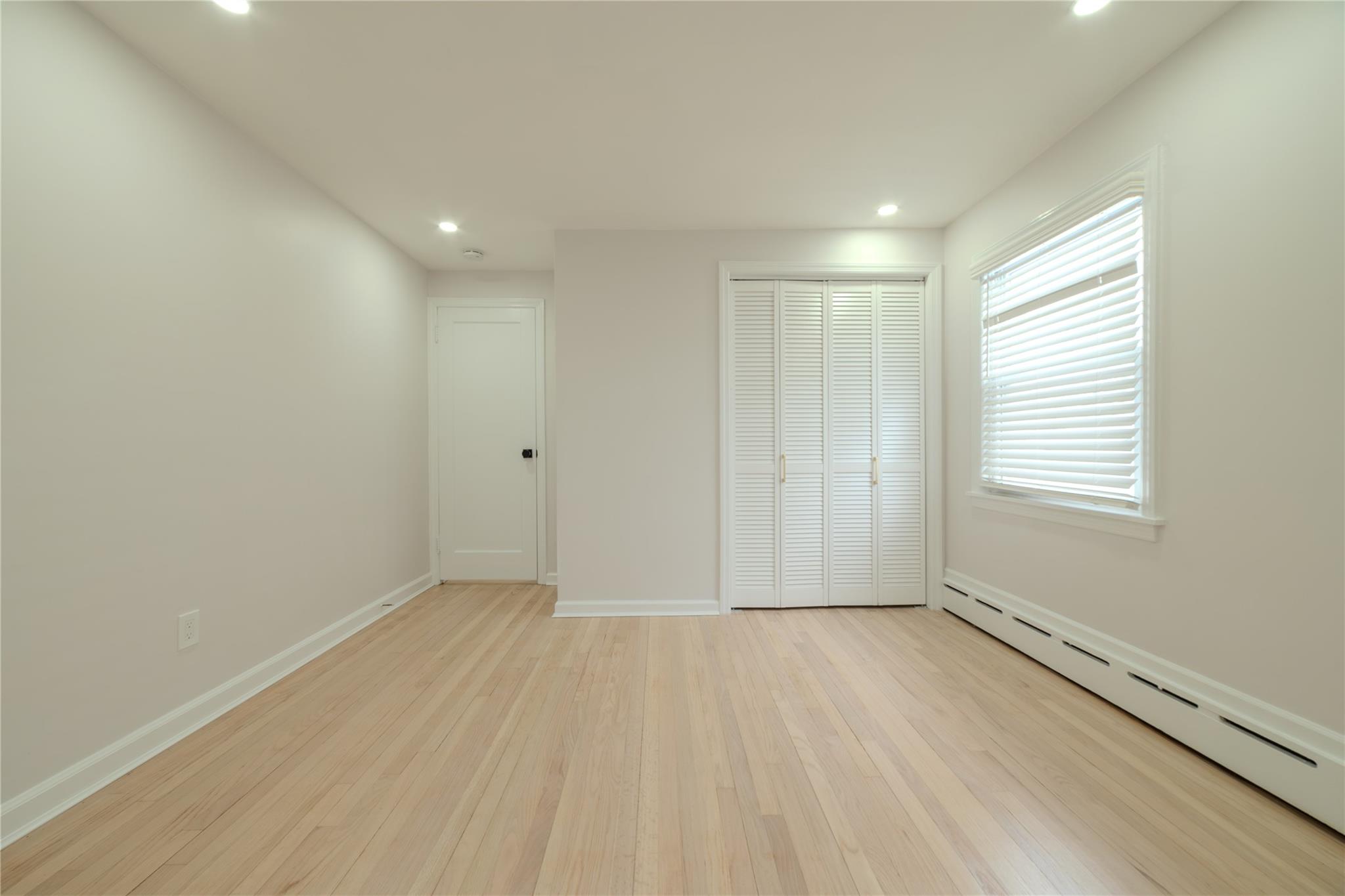 East Rockaway, New York 11518, United States, 2 Bedrooms Bedrooms, ,1 BathroomBathrooms,Residential,Active,21487