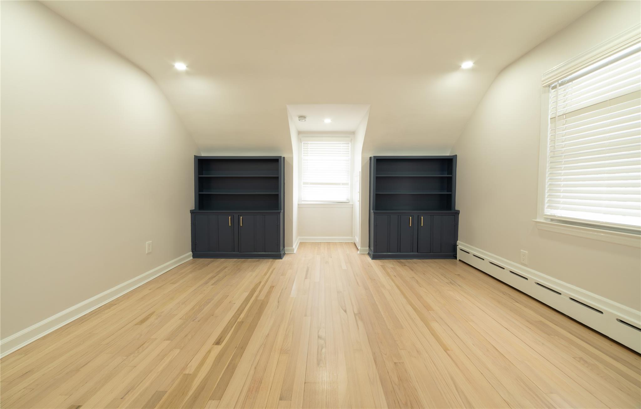 East Rockaway, New York 11518, United States, 2 Bedrooms Bedrooms, ,1 BathroomBathrooms,Residential,Active,21487