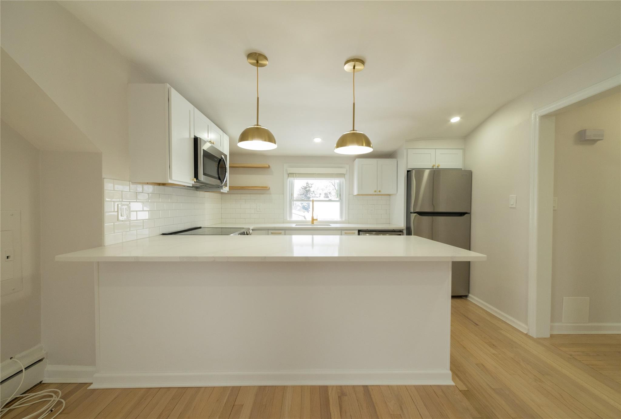 East Rockaway, New York 11518, United States, 2 Bedrooms Bedrooms, ,1 BathroomBathrooms,Residential,Active,21487