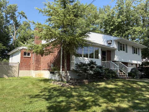 Homes For Sale - 95 Miller Boulevard<br/> Nassau County, Syosset, NY 11791