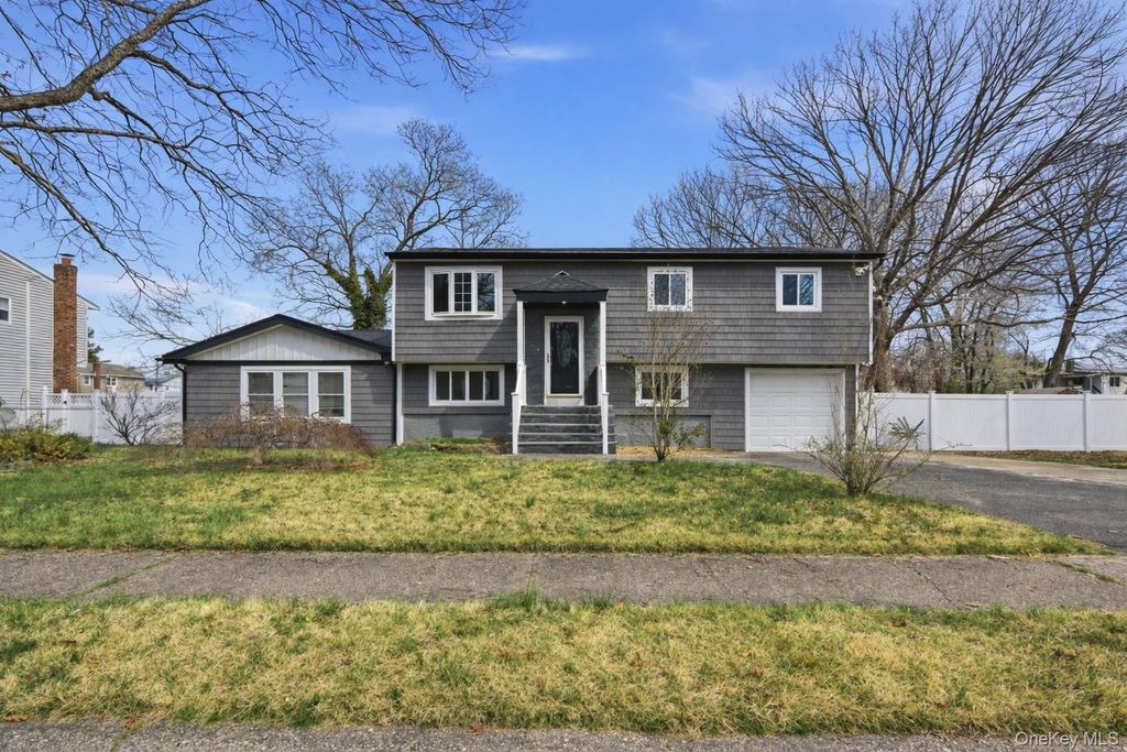 Photo of 41 Madison Avenue, Amityville, NY 11701 (MLS # 985135)