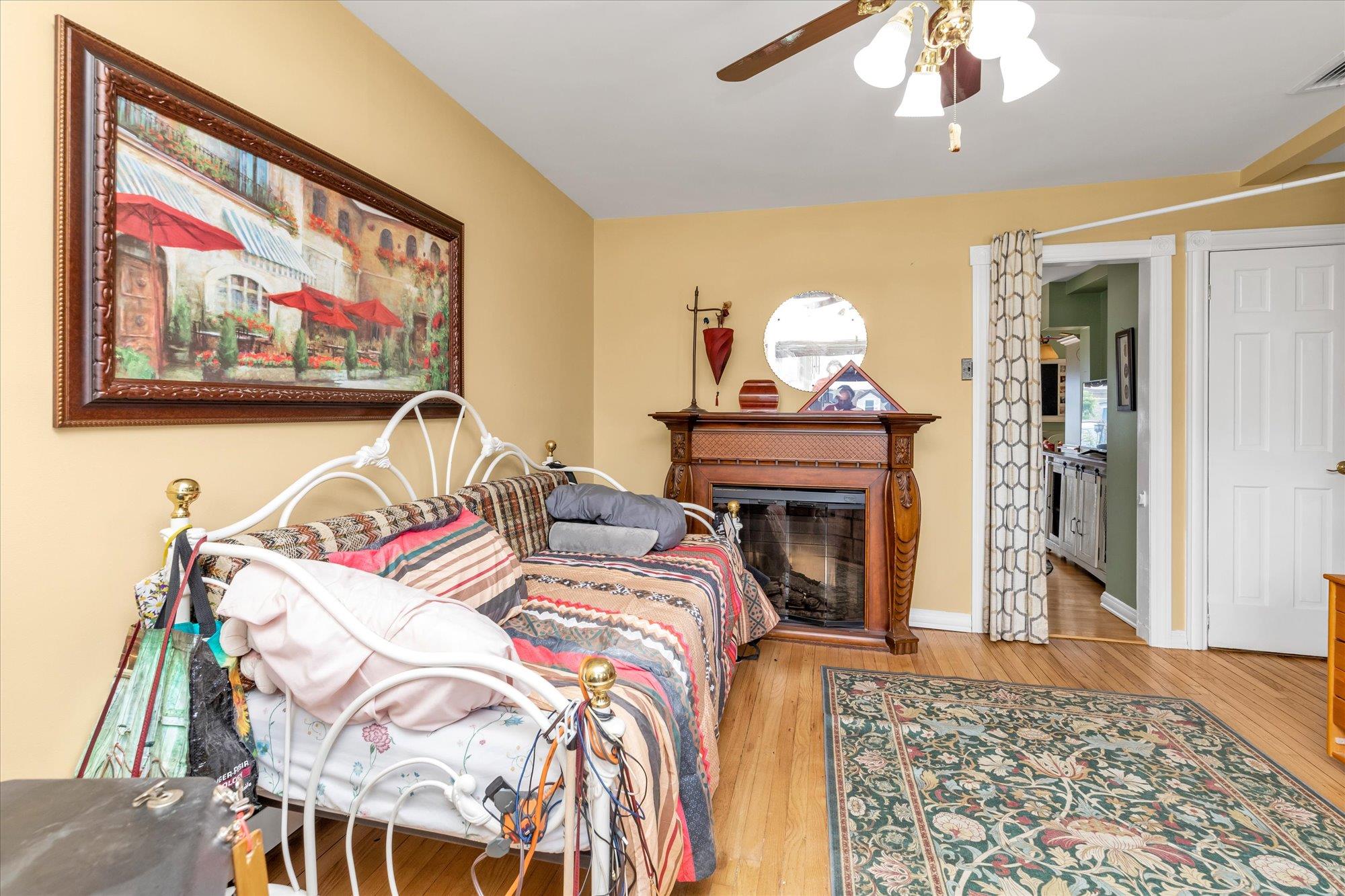 1015 Grand Boulevard