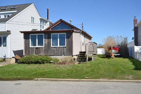 Homes For Sale - 54 Bayview Avenue<br/> Lindenhurst, NY 11757