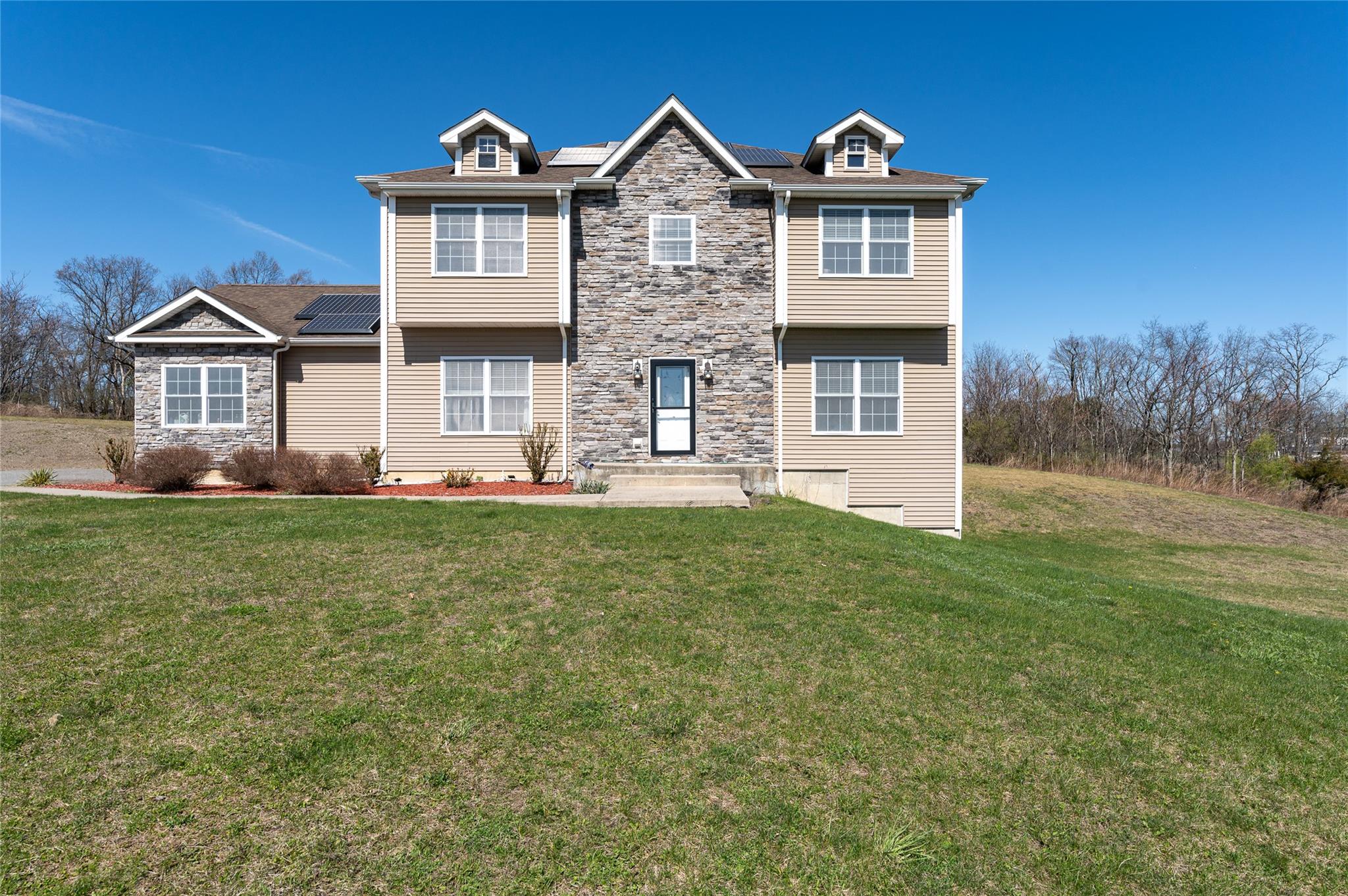 10 Howard Court, Goshen, New York image 2