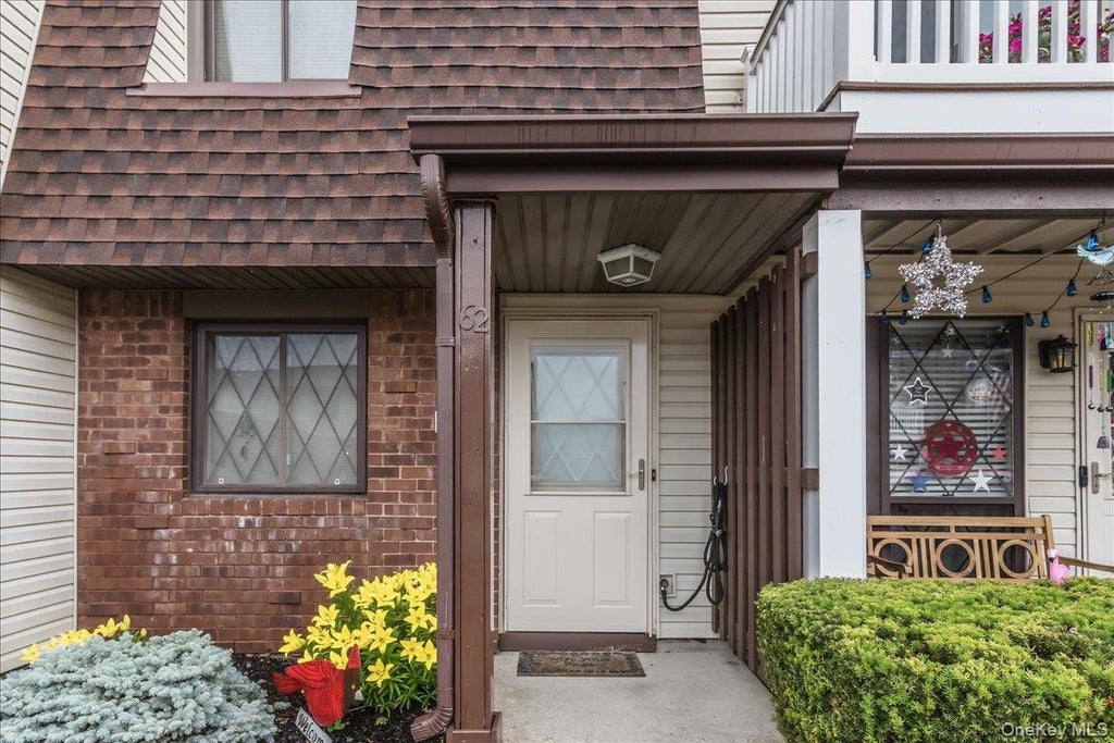 Photo of 62 Cambridge Drive W, Copiague, NY 11726 (MLS # 1017579)