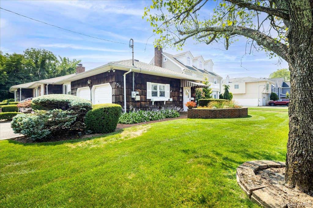 Photo of 131 Oceanview Road, East Rockaway, NY 11518 (MLS # 1027430)