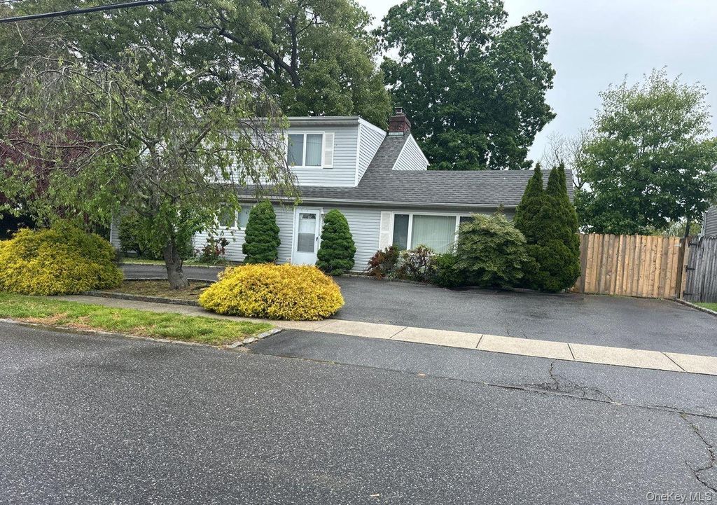Photo of 22 William Street, Copiague, NY 11726 (MLS # 1003454)