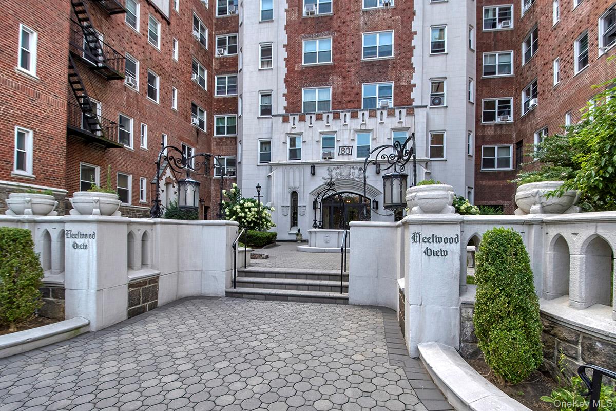 60 Broad Street W 2M