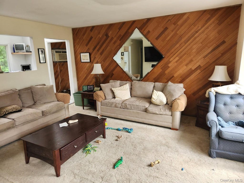 Photo of 15 Nims Avenue, West Babylon, NY 11704 (MLS # 1001860)